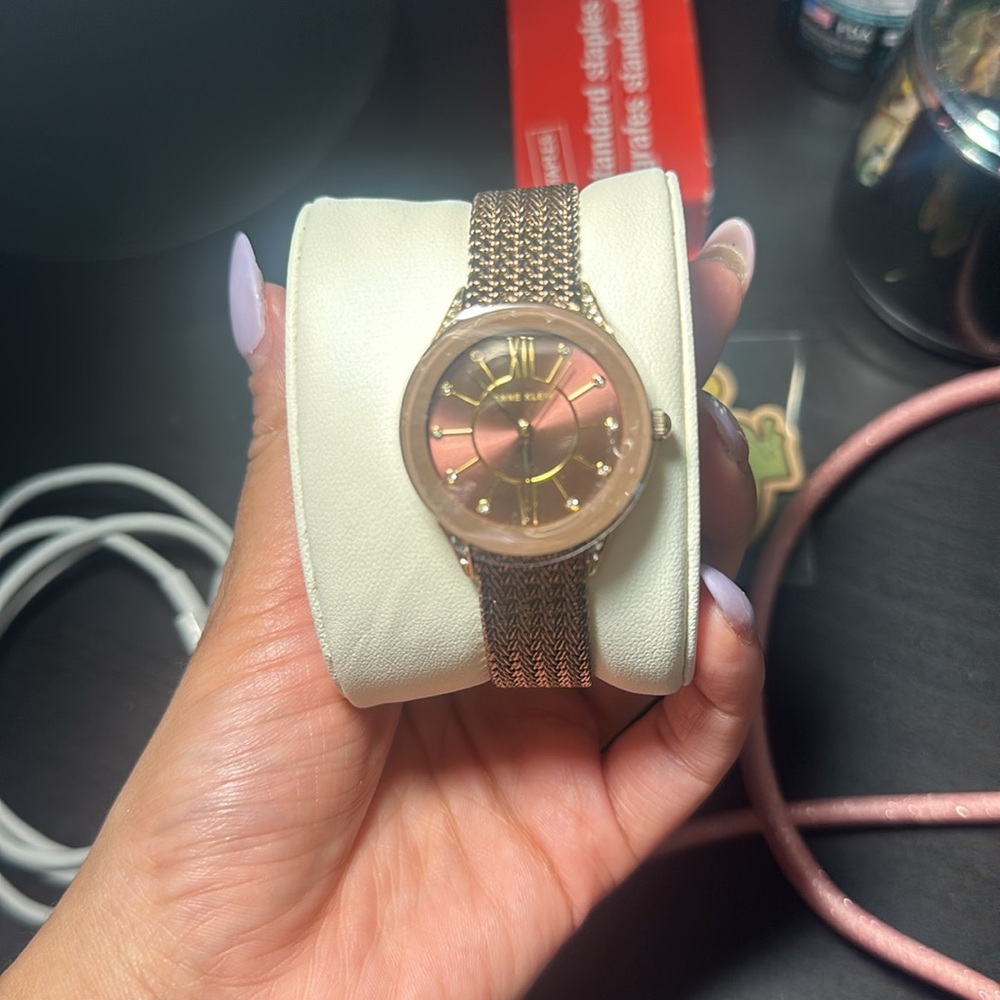 Watch - Picture 2 of 3
